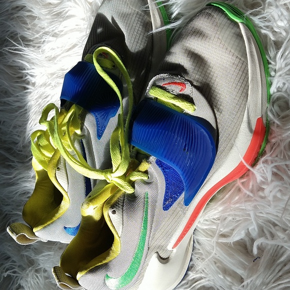 Nike Men's Zoom Freak 3 Light Athletic Sneaker - Picture 5 of 10